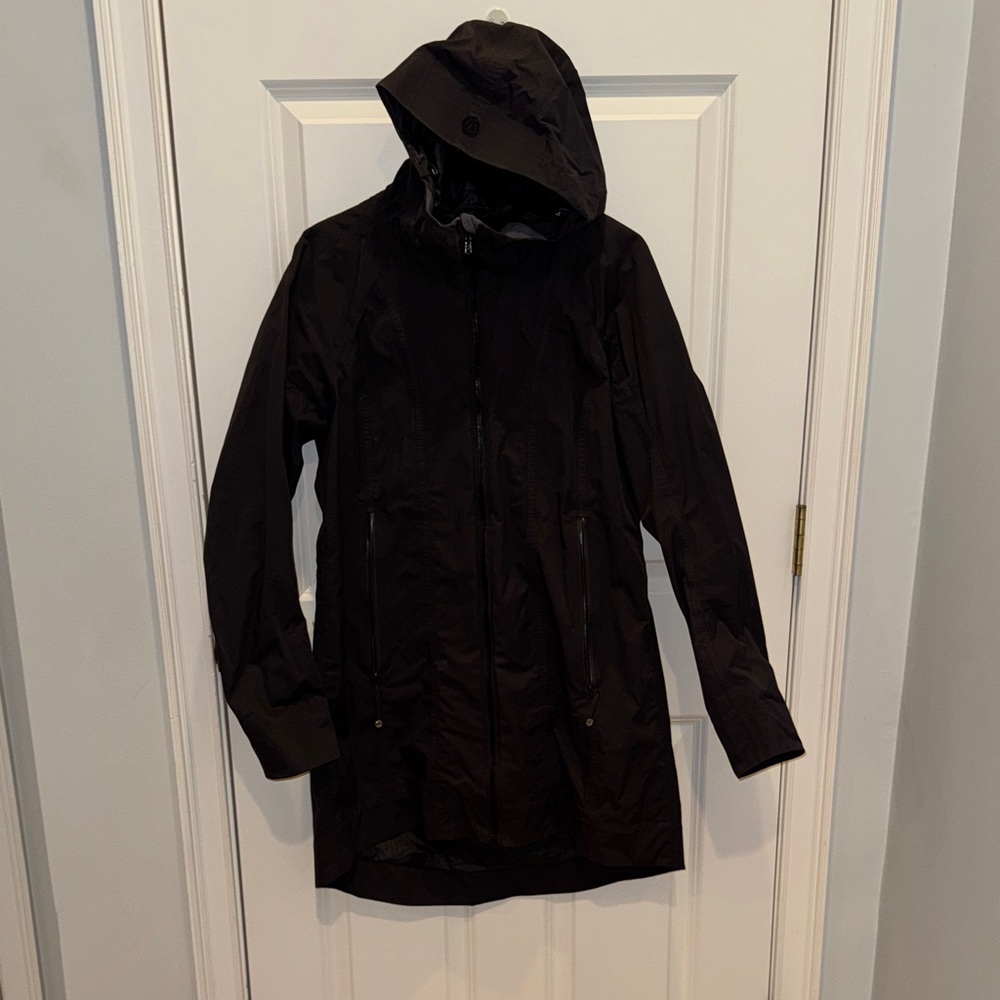 Lululemon black rain jacket size 8